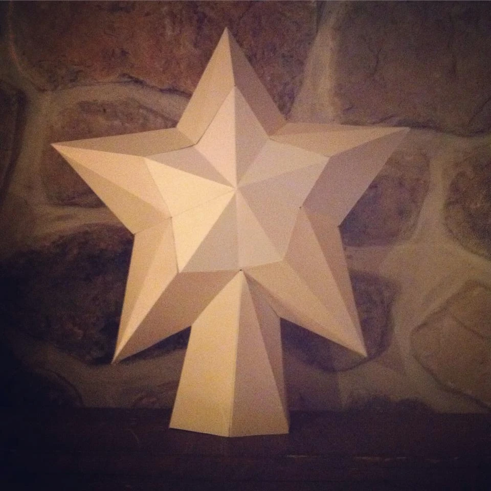 Christmas Star papercraft. You get PDF digital file templates and instructions for these DIY modern paper sculpture.