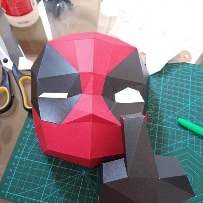 DIY lowpoly Papercraft, Deadpool, Sculpture, DIY, Decoration, Wall, Origami, Art, Craft, Template, Printable, Superheroes, Fanart