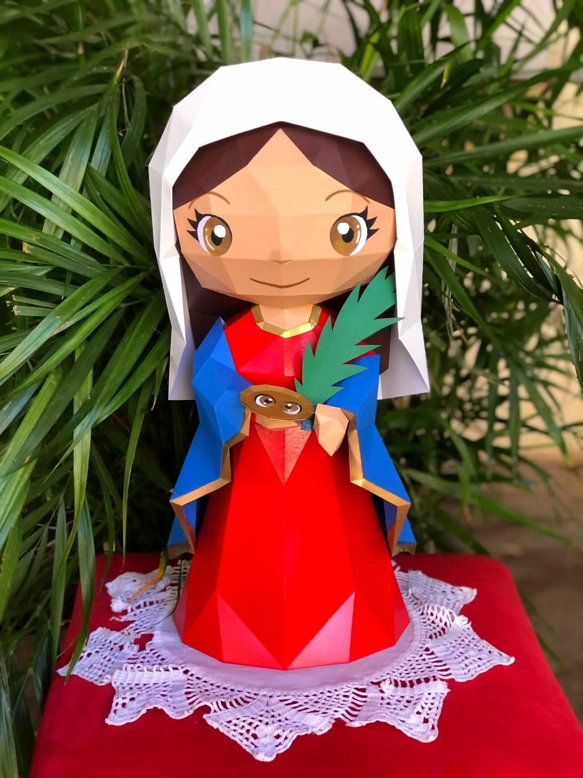 Cute Virgen Santa Lucía Low Poly, Papercraft, PDF template, Paper model, Sculpture, 3D puzzle, Polygonal model, Lowpoly