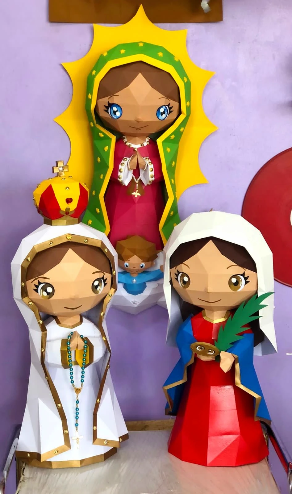 Cute Virgen Santa Lucía Low Poly, Papercraft, PDF template, Paper model, Sculpture, 3D puzzle, Polygonal model, Lowpoly