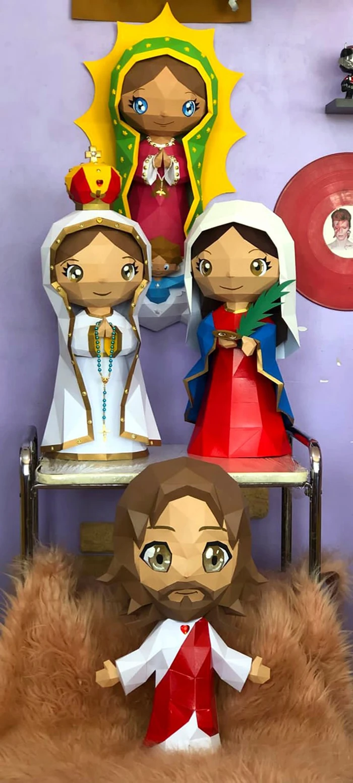 Cute Virgen Santa Lucía Low Poly, Papercraft, PDF template, Paper model, Sculpture, 3D puzzle, Polygonal model, Lowpoly