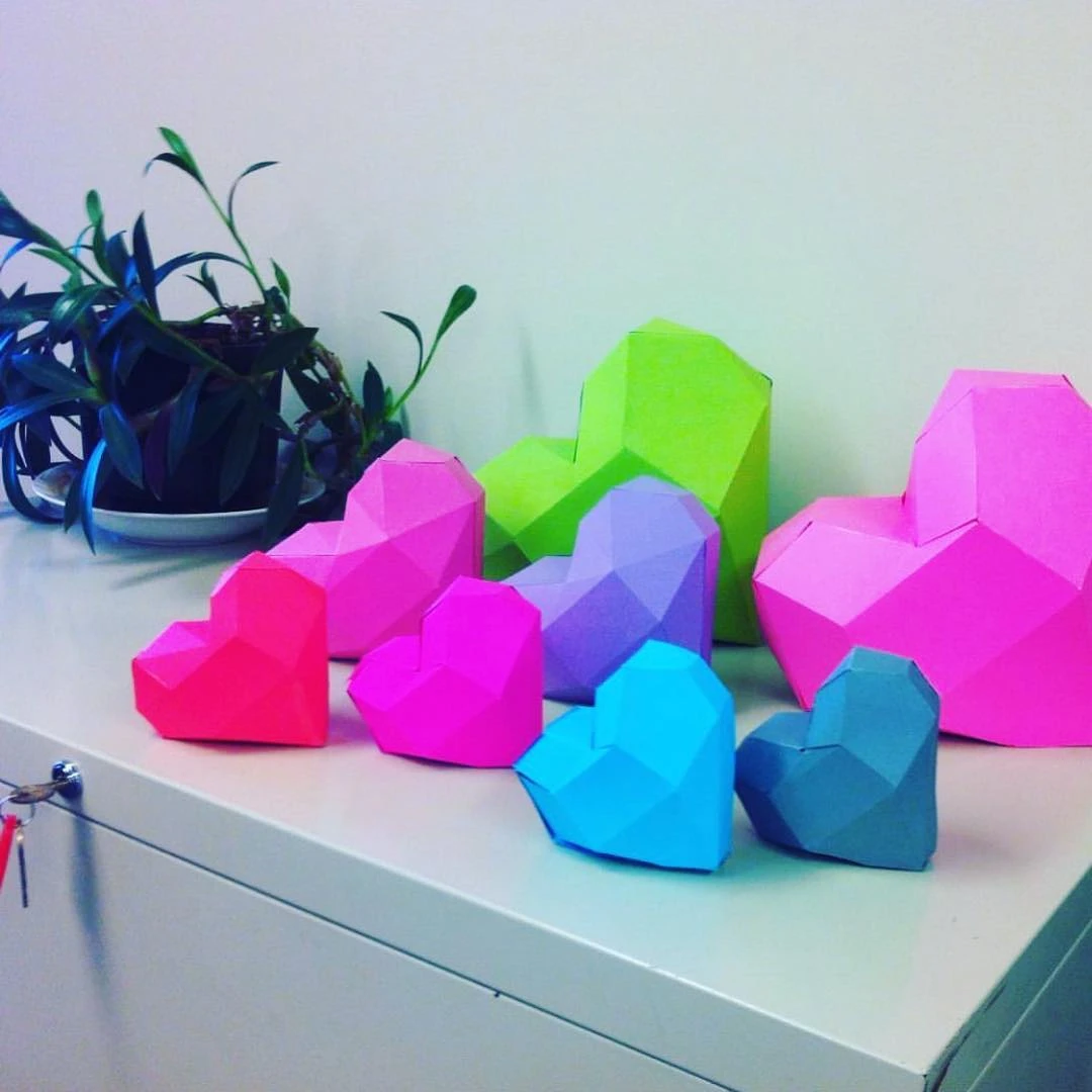 Extra Heart papercraft. You get PDF digital file templates and instructions for these DIY modern paper sculpture.