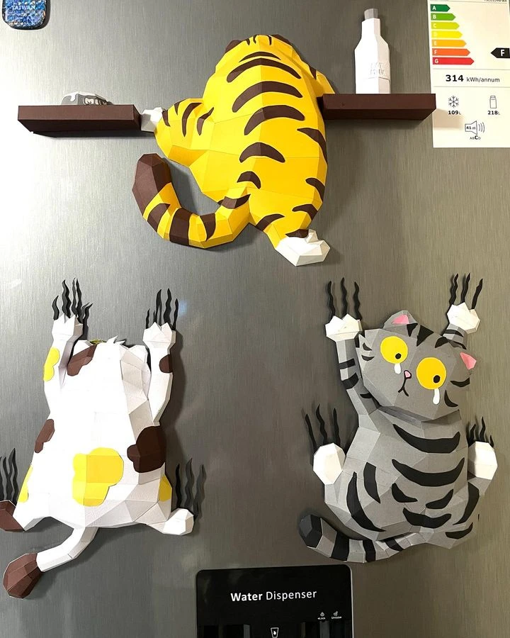 Wall Climbing Three Cats Low poly Papercraft | OchkoArtDesign