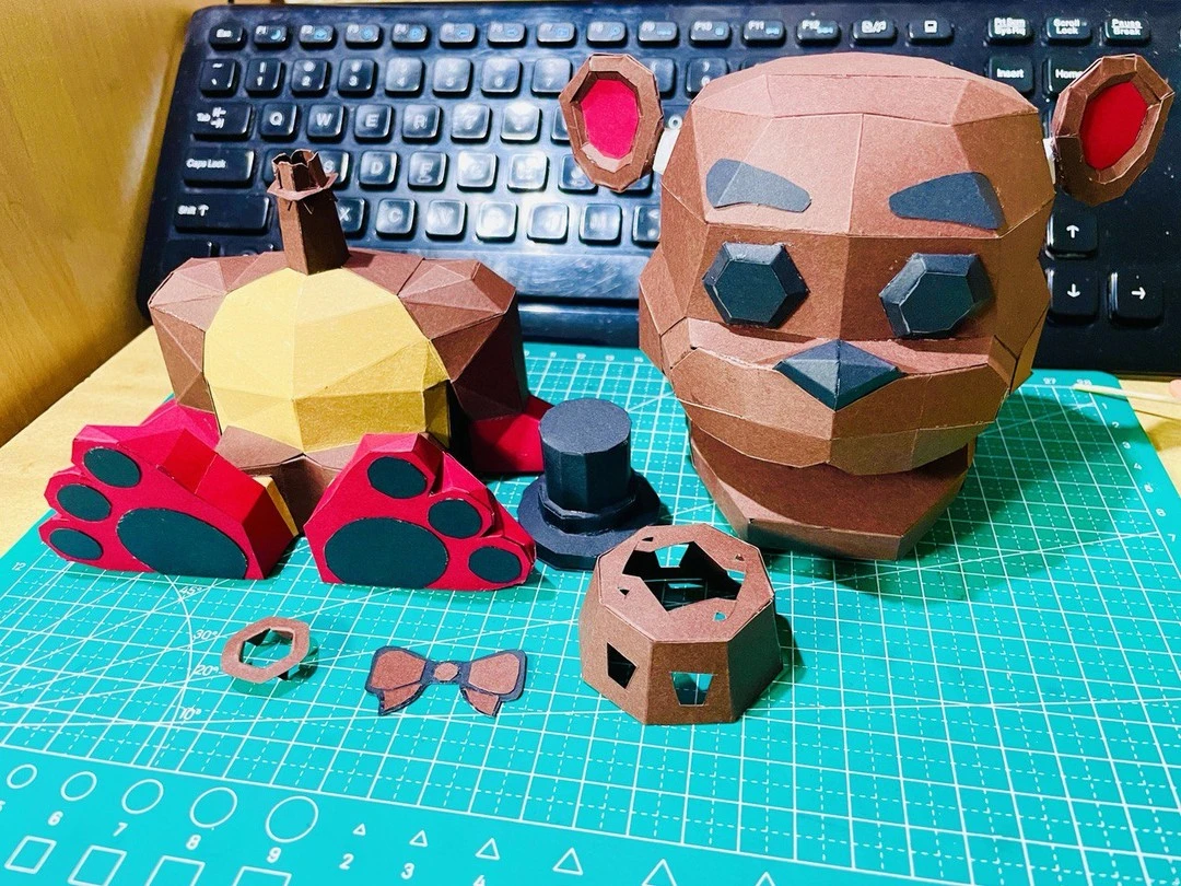 Halloween Wobble Freddy - Five Nights at Freddy's Low poly Papercraft | OchkoArtDesign