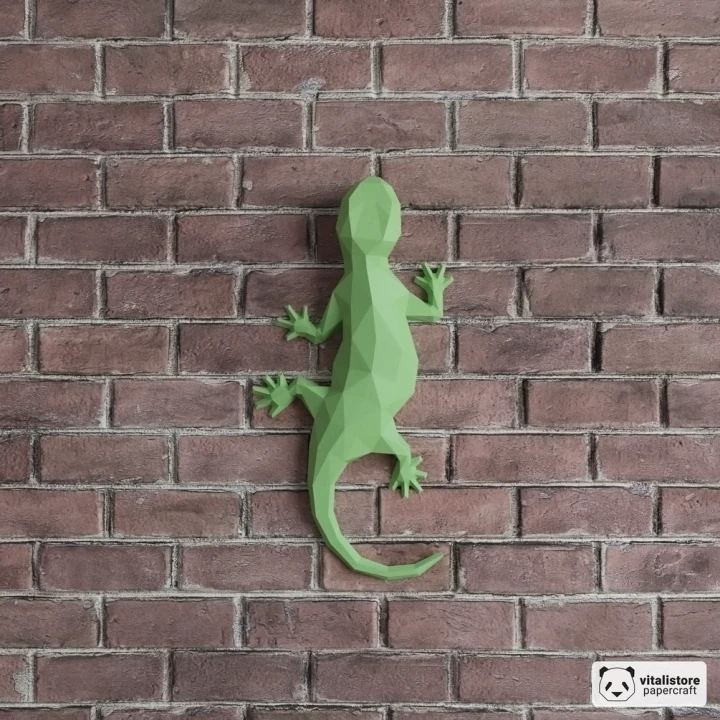 Salamander Papercraft, Lizard Wall Decor, Low Poly Papercraft