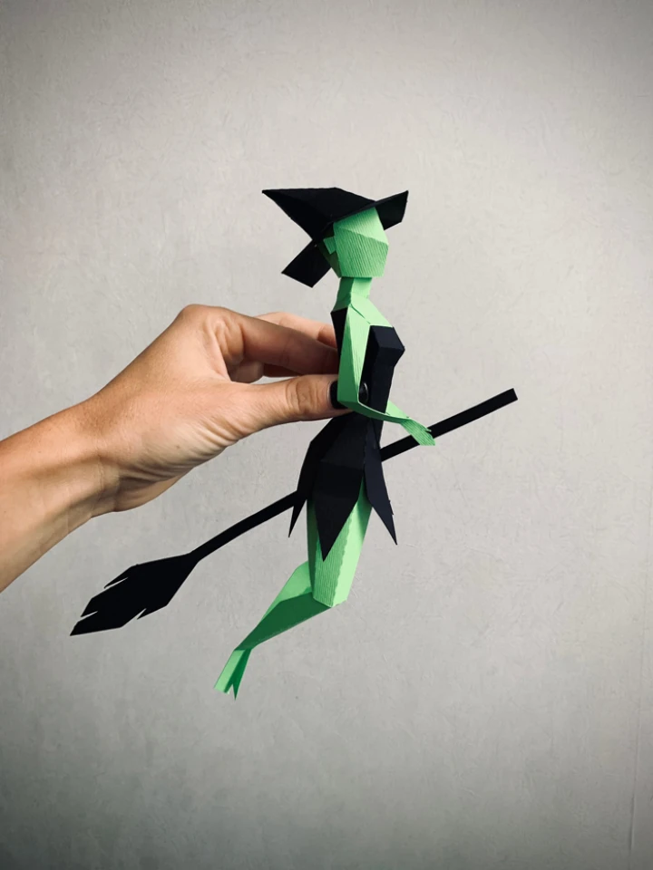 Witch - Make your own low-poly 3d wall decor, Papercraft doll, Digital download, PDF template