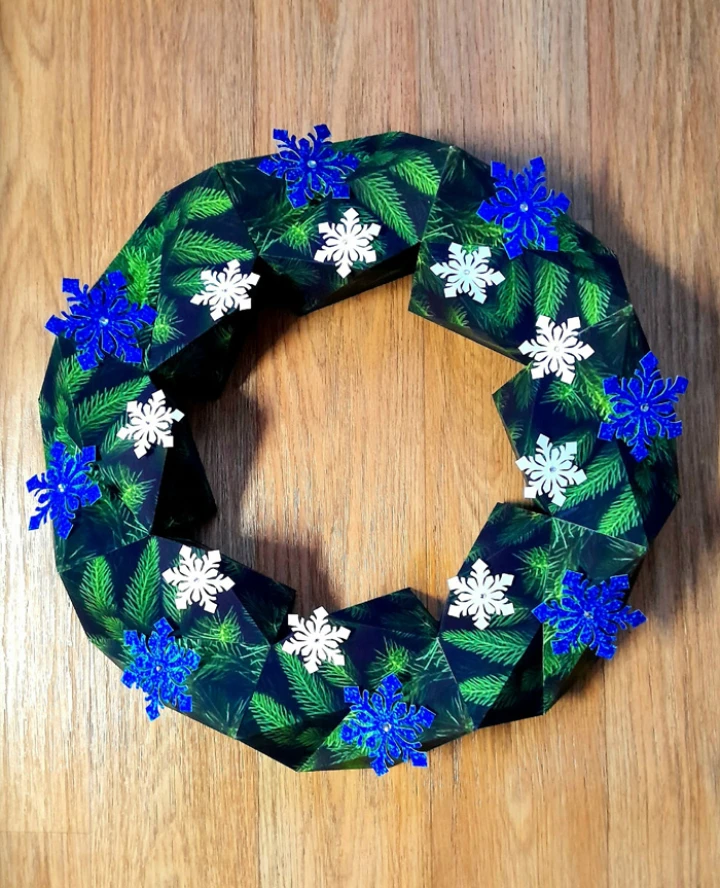 New Year Wreath Papercraft Template - Low Poly, Pepakura PDF, DIY Handmade, Home Decoration, Creative Gifts