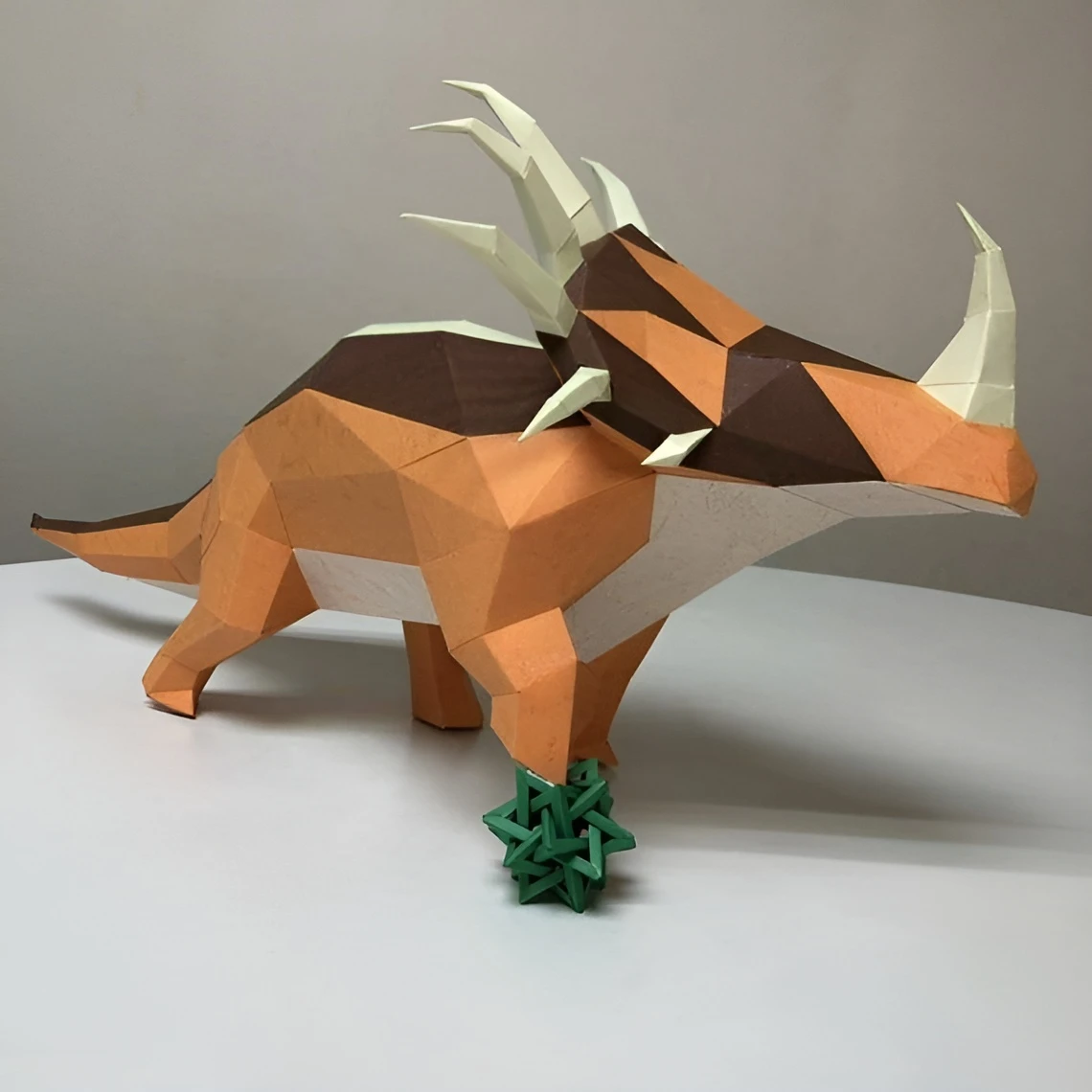 Papercraft dinosaur Triceratops, 3D Low Poly Paper sculpture DIY, jurassic park, gift Decor for home and office, pepakura pattern template