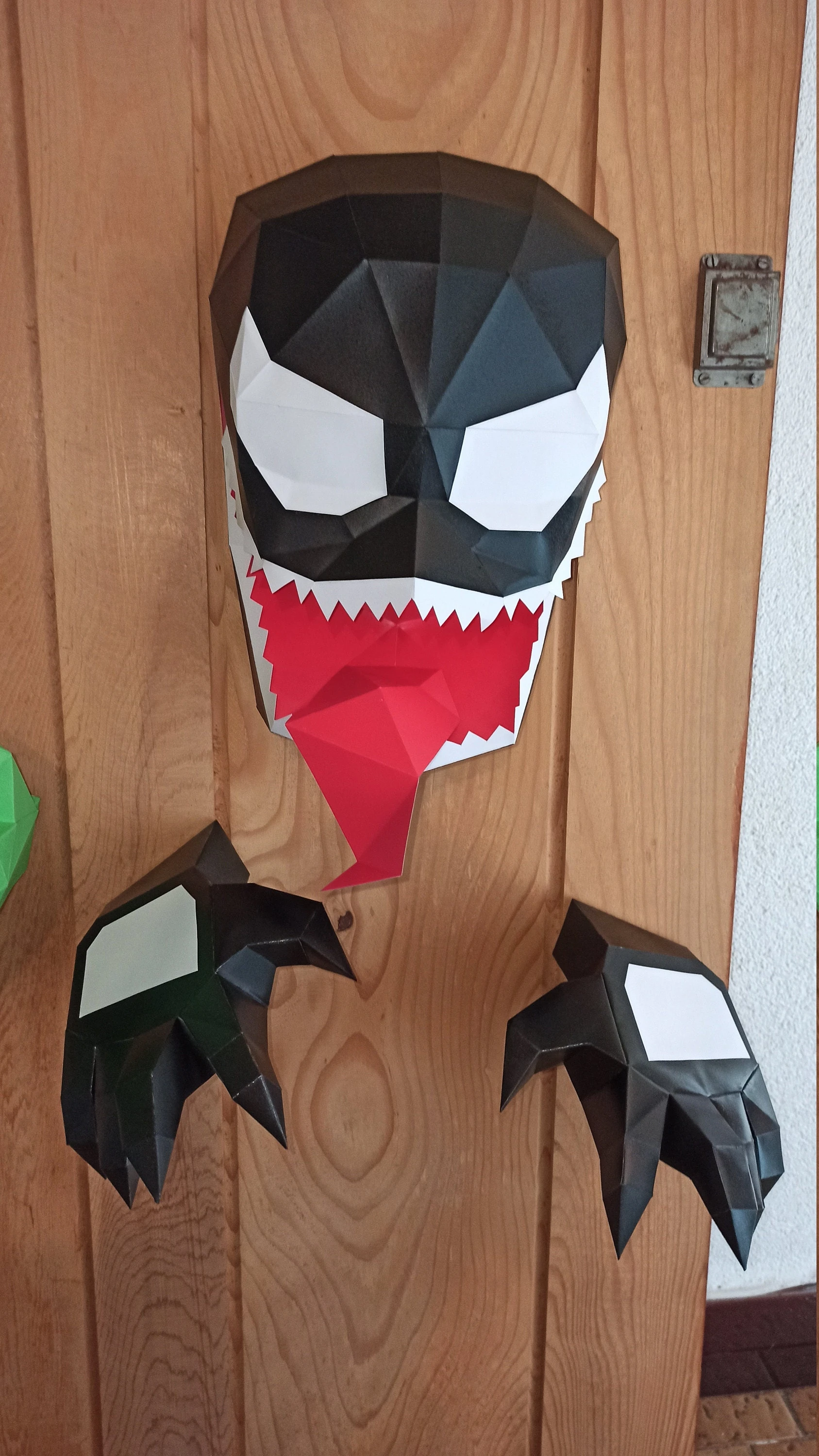 DIY lowpoly Papercraft, Venom, Sculpture, DIY, Decoration, Wall, Origami, Art, Craft, Template, Printable, Superheroes, Fanart