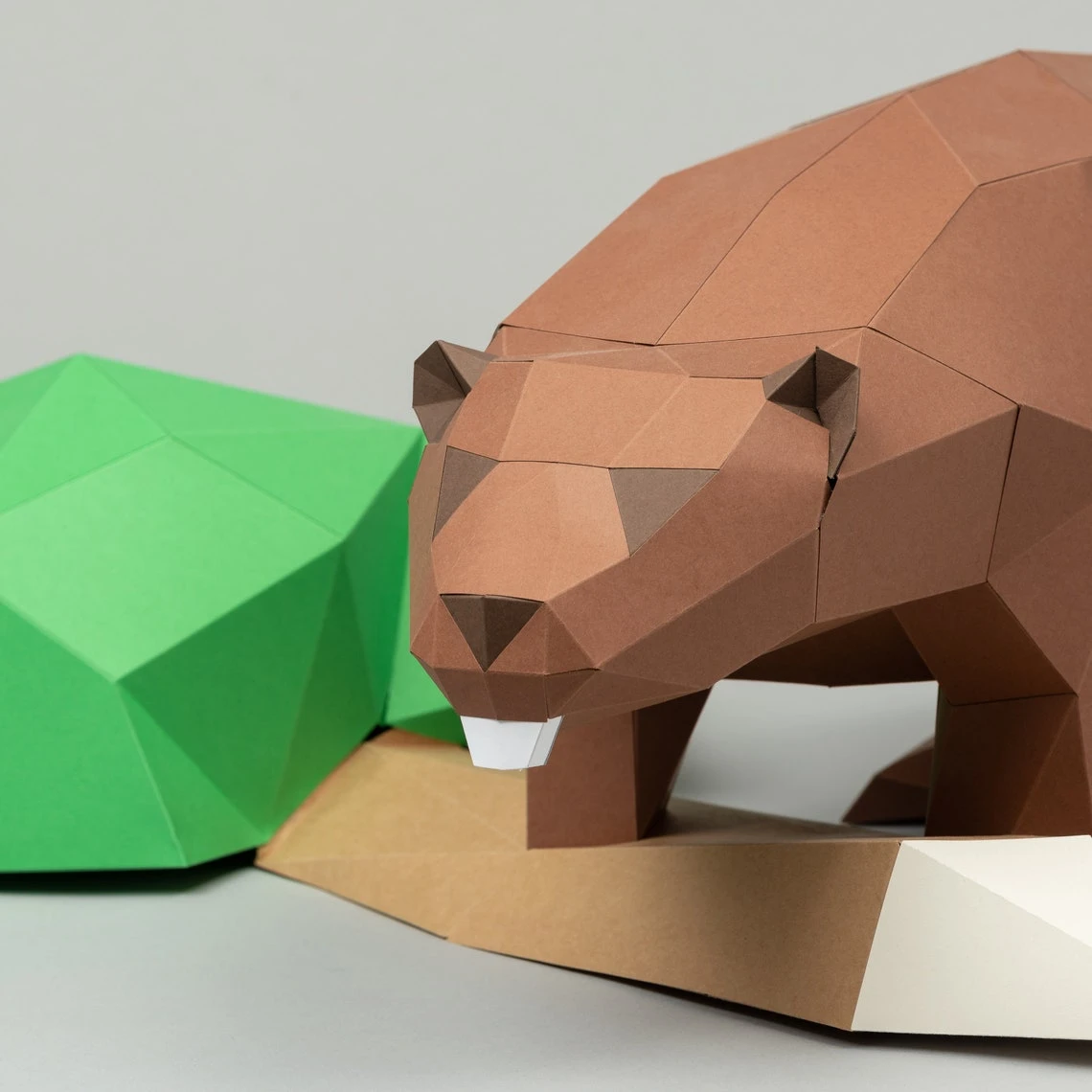 Beaver couple 3D papercraft. You get PDF digital file templates and instruction for these 2 DIY modern paper decorations.