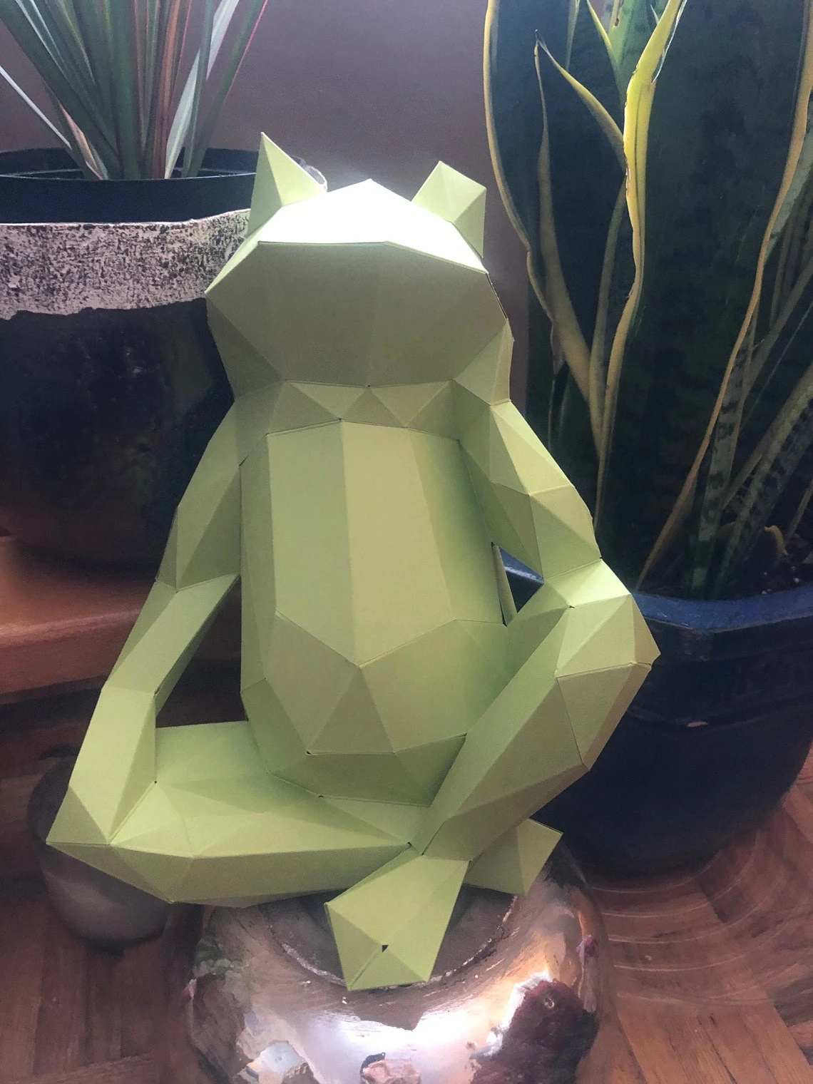 Frog bored pensive 3D papercraft. You get a PDF digital file templates and instruction for this DIY modern paper decoration.