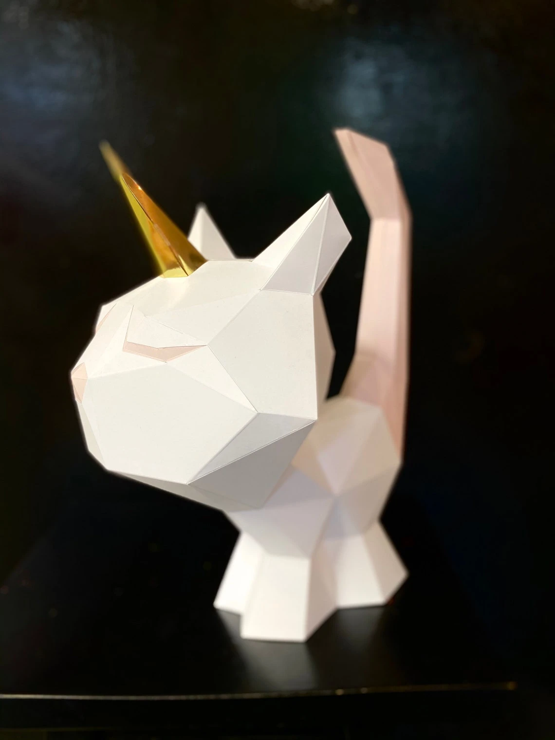 Cay Baby Cat 3D papercraft. You get a PDF digital file templates and instruction for this DIY modern paper decoration.