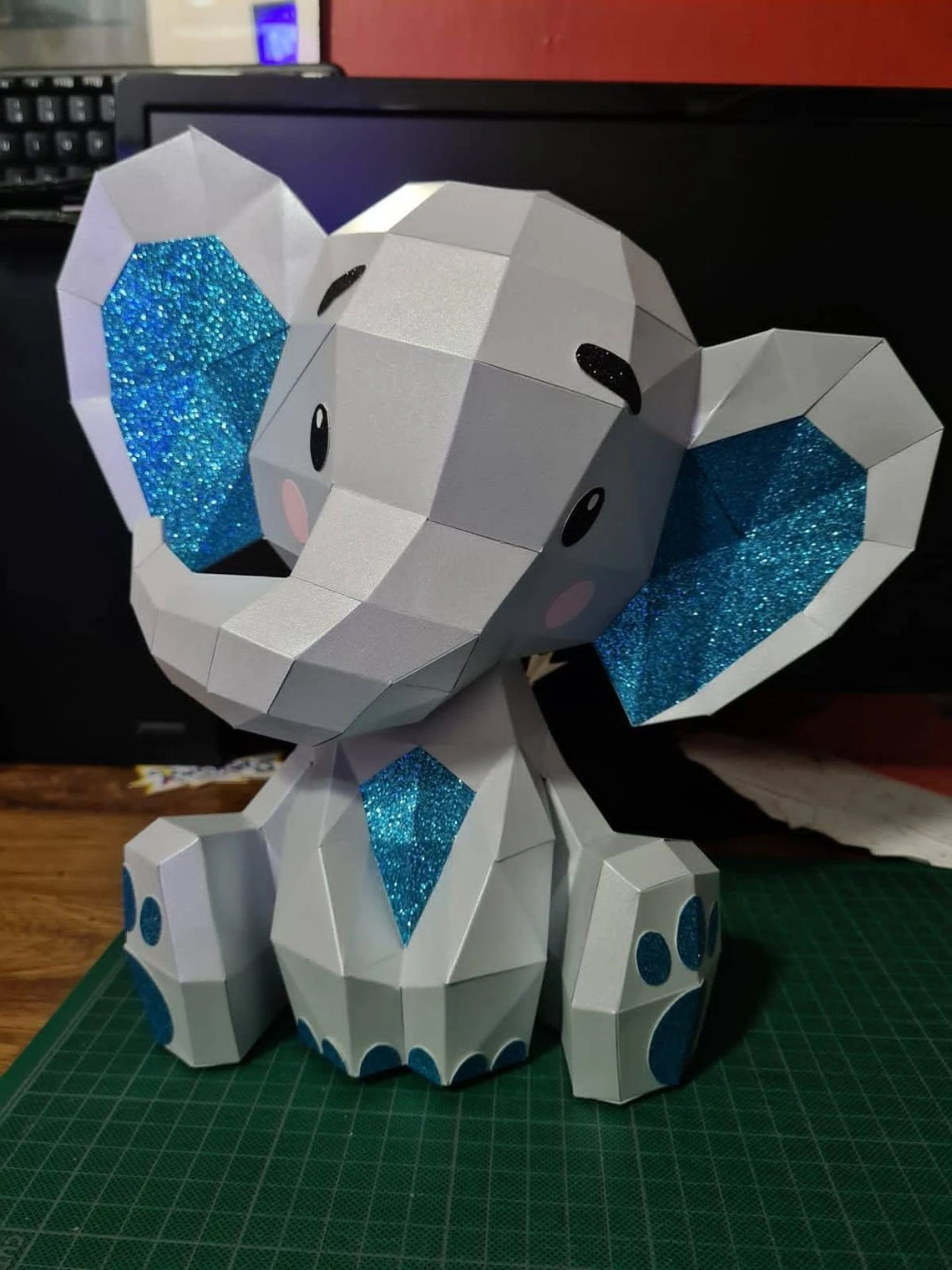 Elephant Sitting, Cute Elephant, Elefante Tierno, Baby Elephant Low Poly, Papercraft, PDF template, Paper model, Sculpture, 3D puzzle, Polygonal model, Lowpoly