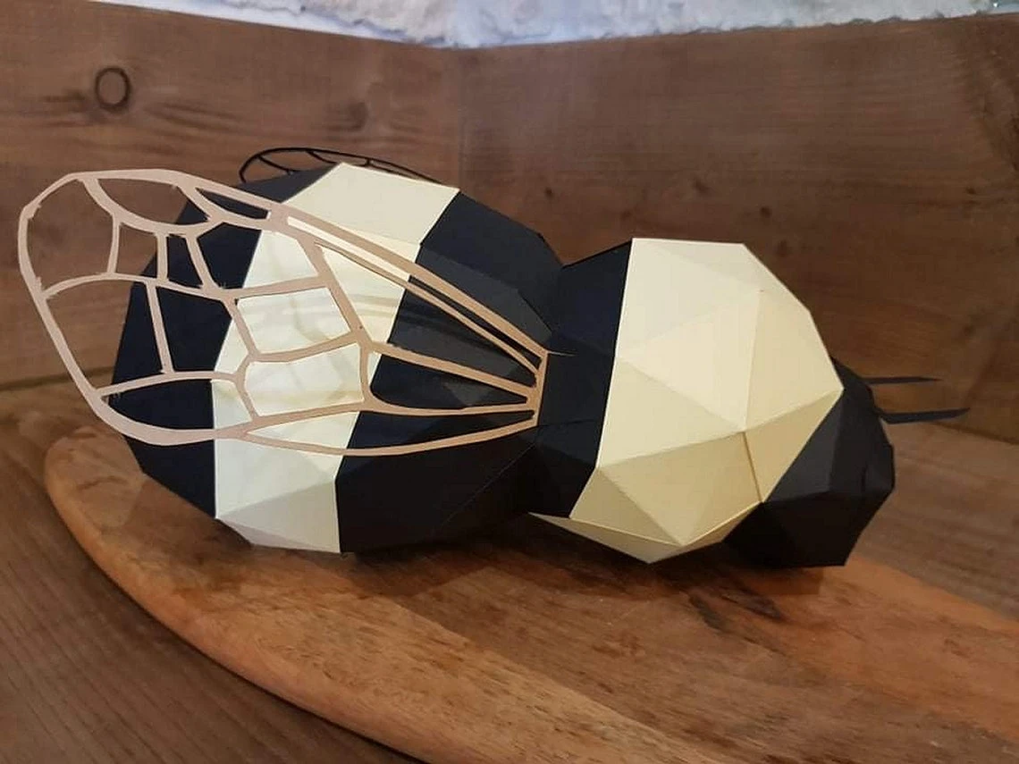 BumbleBee 3d papercraft. You get a PDF digital file with templates and instructions for this DIY modern sculpture.