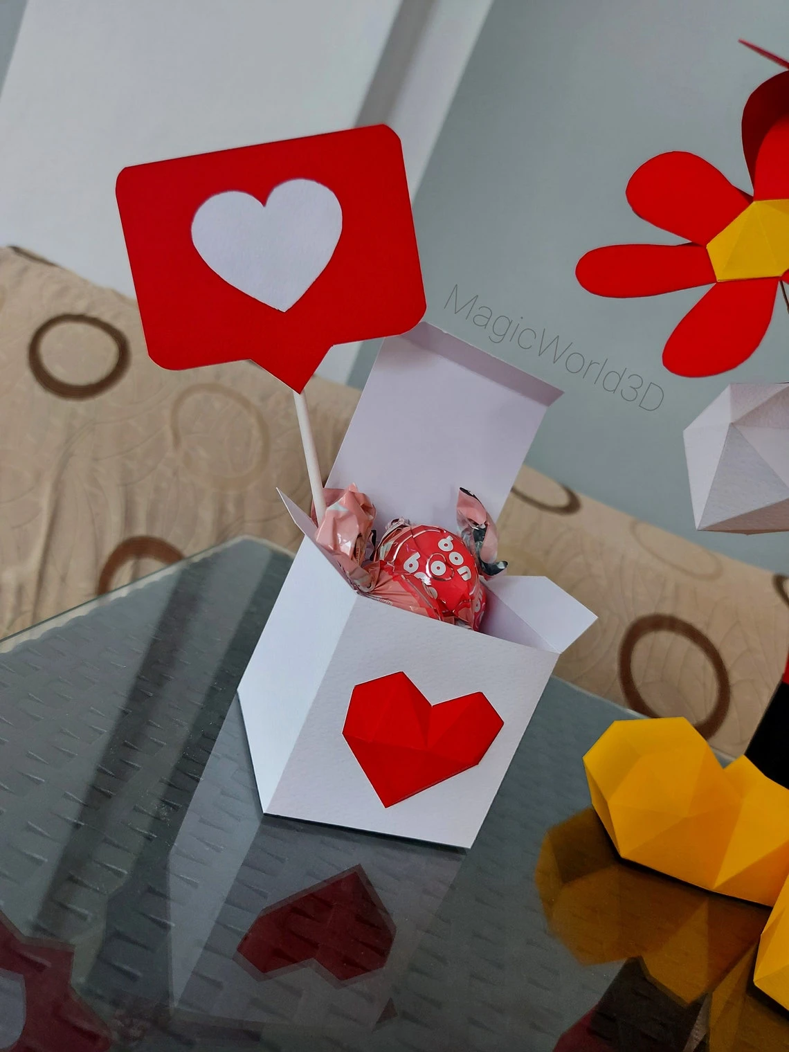 Mickey Mouse Love, Valentin's Day Low Poly, Papercraft, PDF template, Paper model, Sculpture, 3D puzzle, Polygonal model, Lowpoly