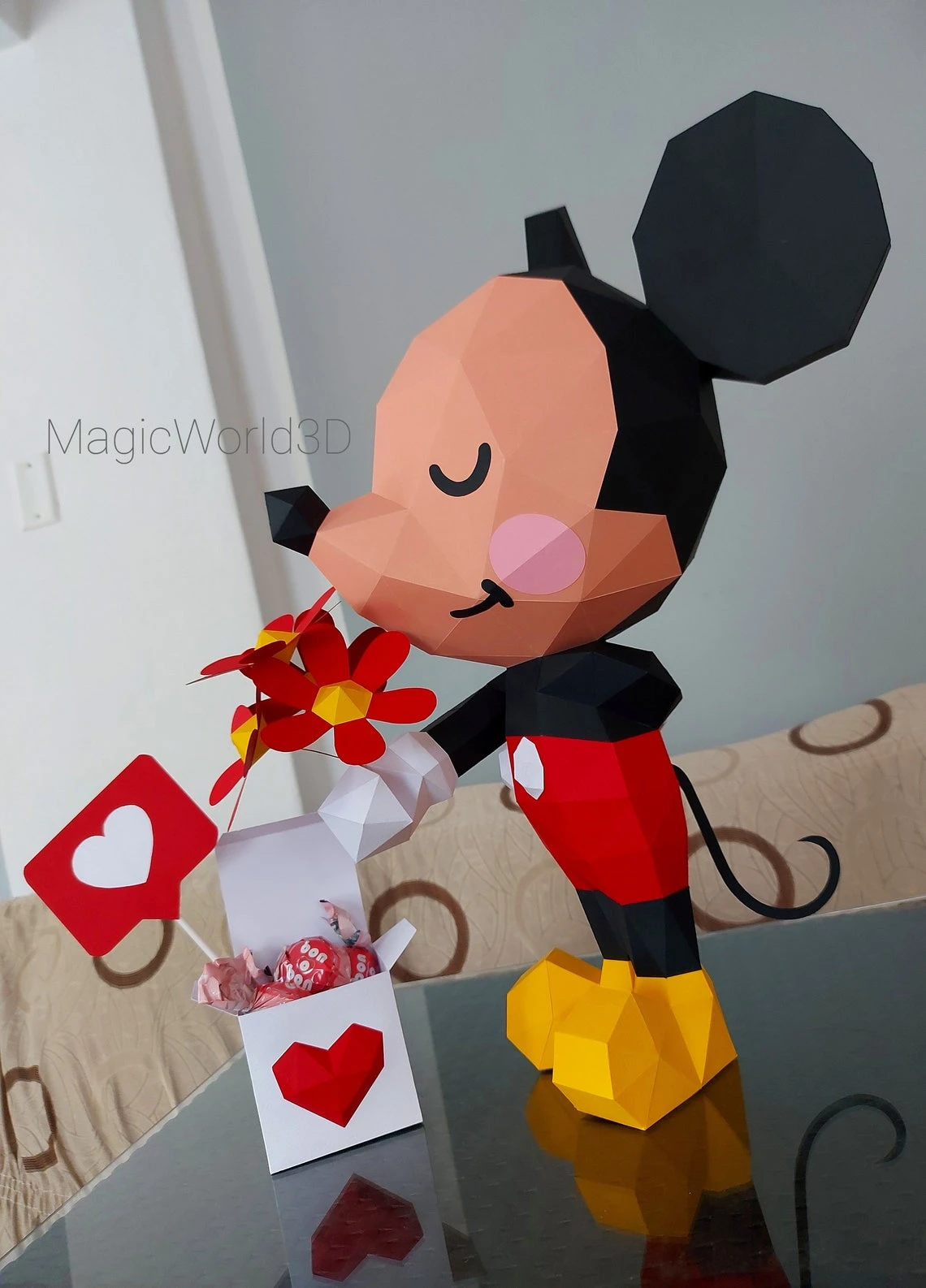 Mickey Mouse Love, Valentin's Day Low Poly, Papercraft, PDF template, Paper model, Sculpture, 3D puzzle, Polygonal model, Lowpoly