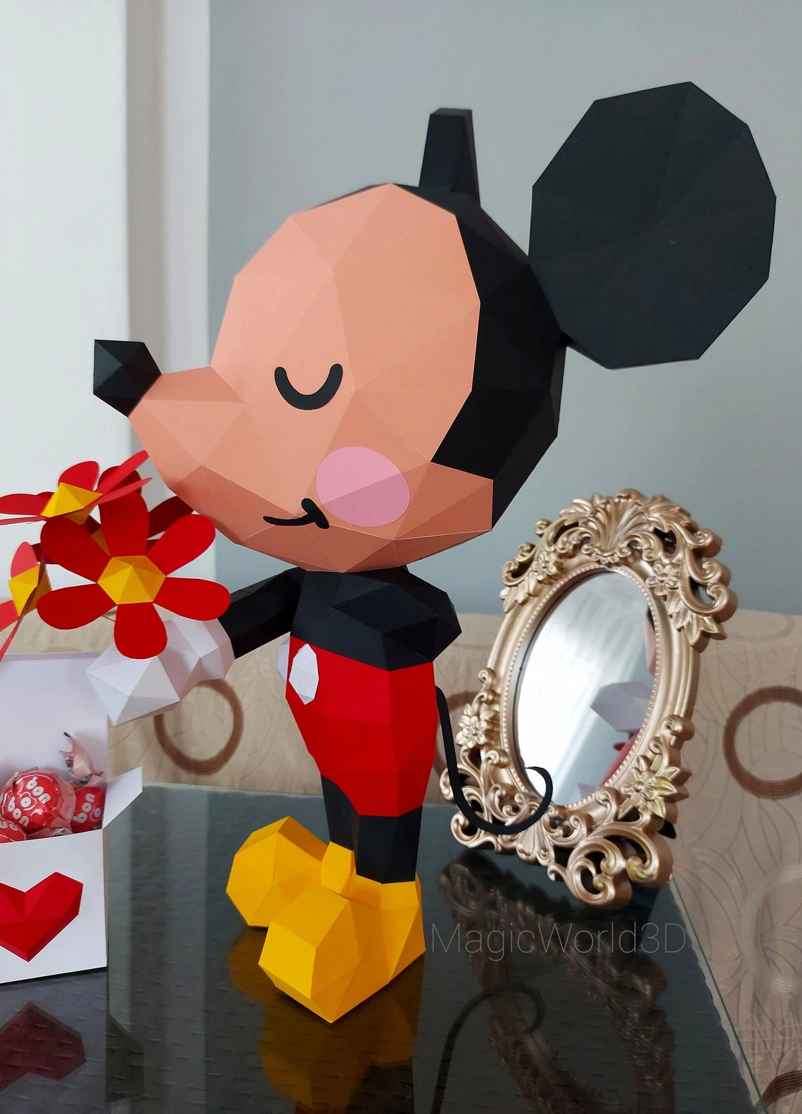 Mickey Mouse Love, Valentin's Day Low Poly, Papercraft, PDF template, Paper model, Sculpture, 3D puzzle, Polygonal model, Lowpoly