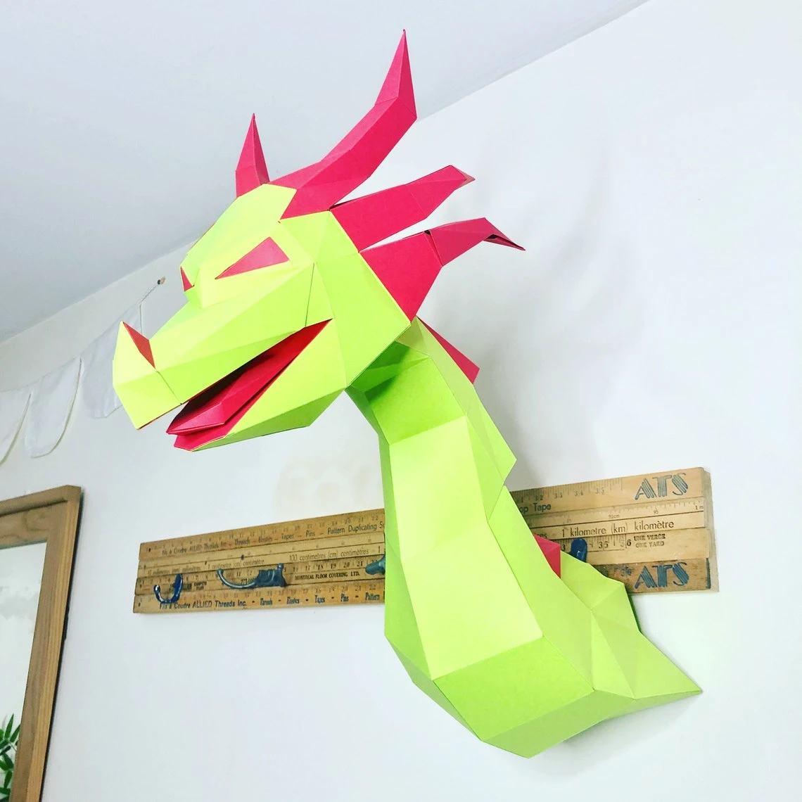 dragon head and neck 3d papercraft. You get PDF digital file template and instructions for this DIY (do it yourself) paper sculpture.