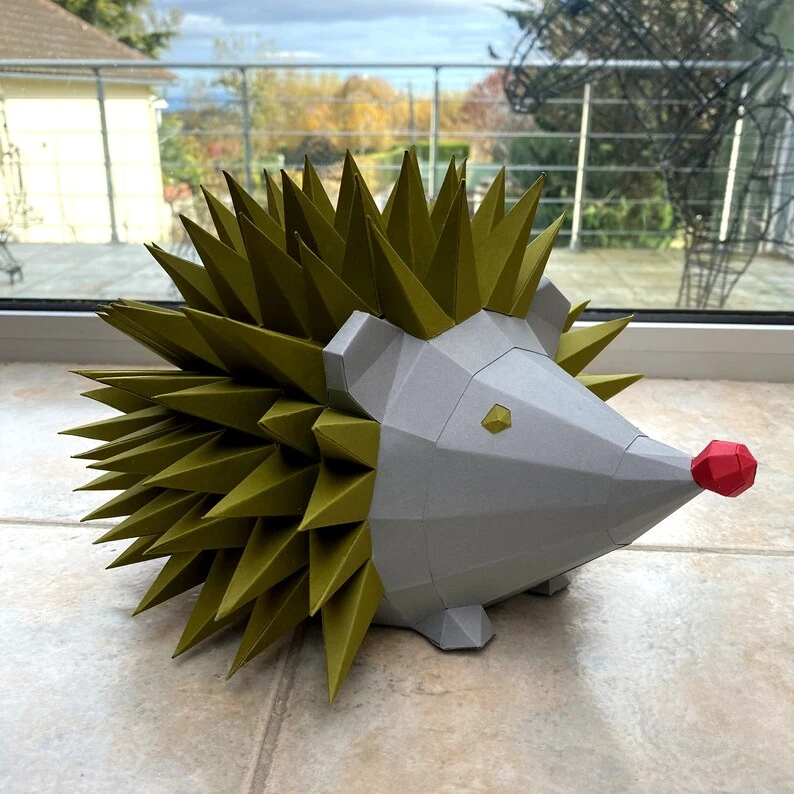 Hedgehog papercraft sculpture, printable 3D puzzle, papercraft Pdf template to make your hedgehog paper sculpture
