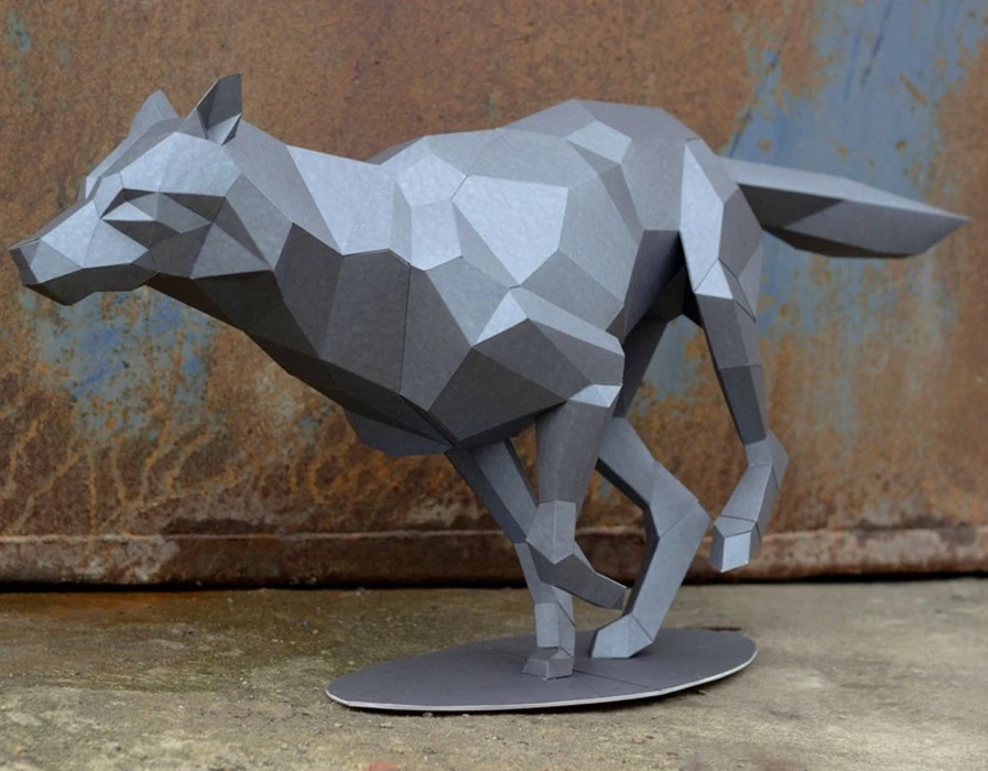 Papercraft 3D RUNNING WOLF FIGURE pepakura Low Poly Paper Sculpture DiY gift Decor home and office pattern template animal trophy polygonal