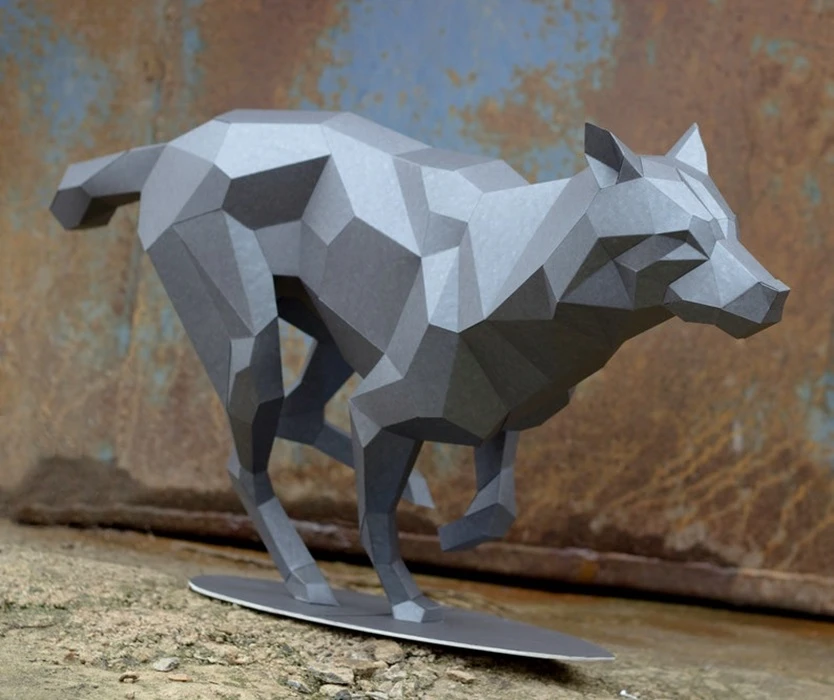 Papercraft 3D RUNNING WOLF FIGURE pepakura Low Poly Paper Sculpture DiY gift Decor home and office pattern template animal trophy polygonal