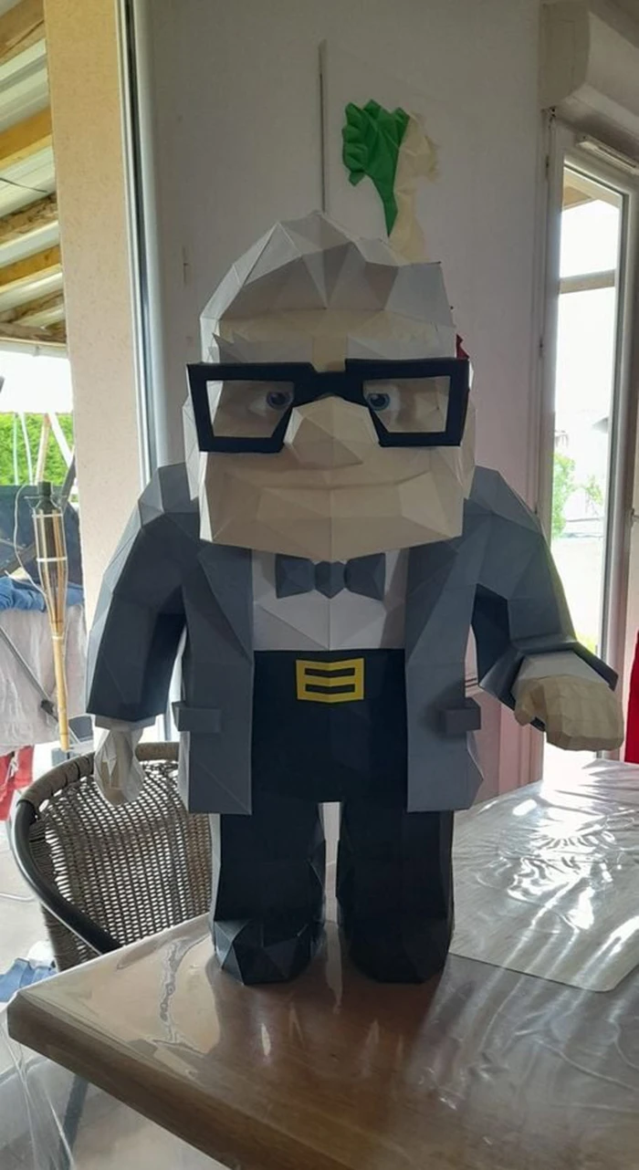 Carl Fredricksen, Up Movie Papercraft PDF, Template For office, Room, Decor, DIY gift for friends, family, Low poly Paper, Paper Craft 3D kit by J3Du