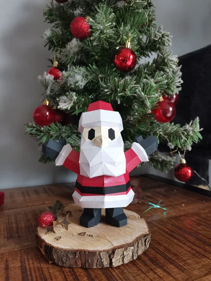 Santa Wobble Papercraft, Lowpoly Papercraft, Fovea - Papercraft - Nonitt