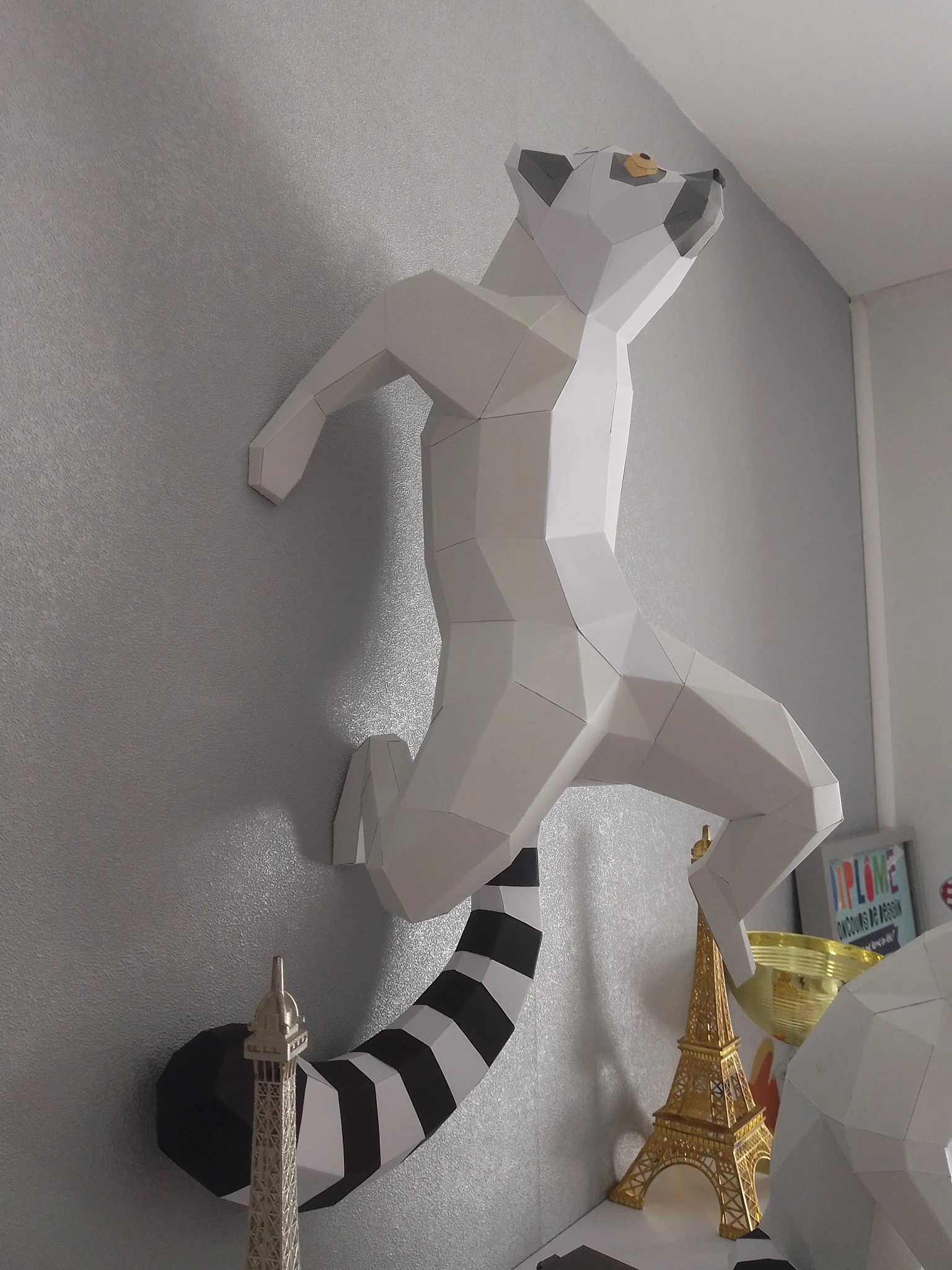 Hidden Lemur Papercraft, Lowpoly Papercraft, Fovea - Papercraft - Nonitt