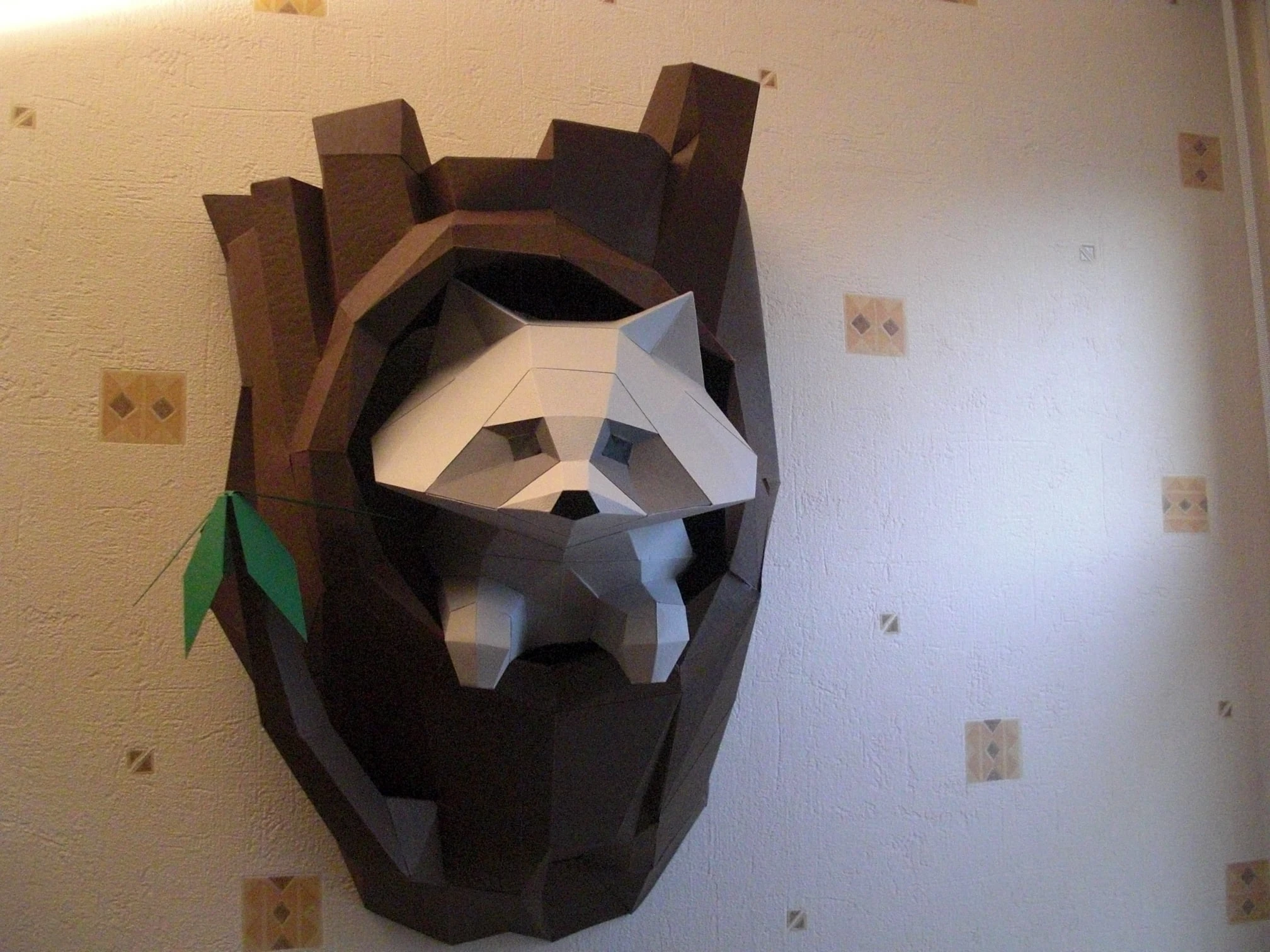 Arbre Aton (Raccoon in Trunk) Papercraft, Lowpoly Papercraft, Fovea - Papercraft - Nonitt