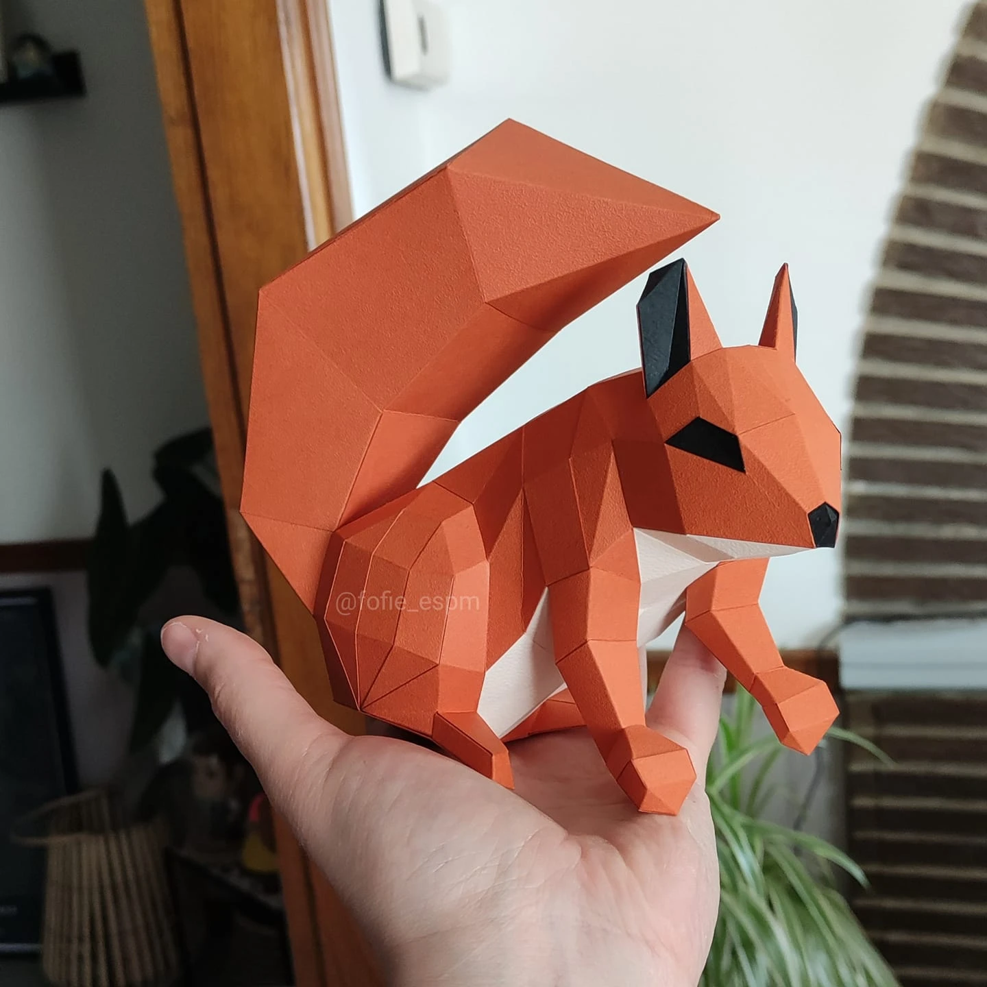 Arbre Cureuil (Squirrel in Trunk) Papercraft, Lowpoly Papercraft, Fovea - Papercraft - Nonitt