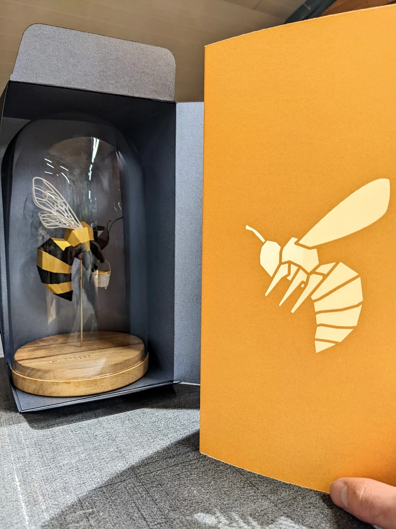 BeeZouille Bee Papercraft, Lowpoly Papercraft, Fovea - Papercraft - Nonitt