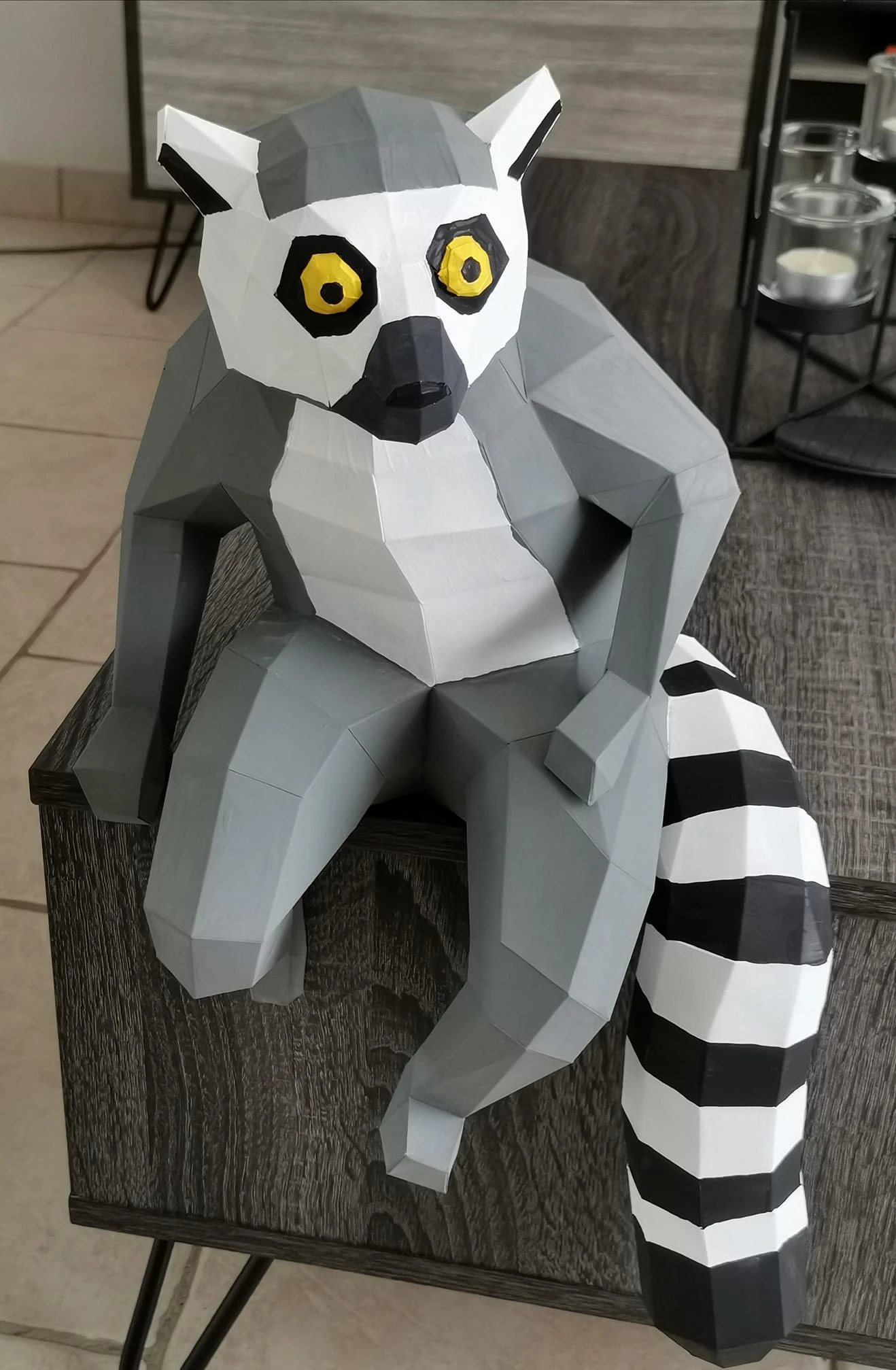 Sitting Lemur Papercraft, Lowpoly Papercraft, Fovea - Papercraft - Nonitt