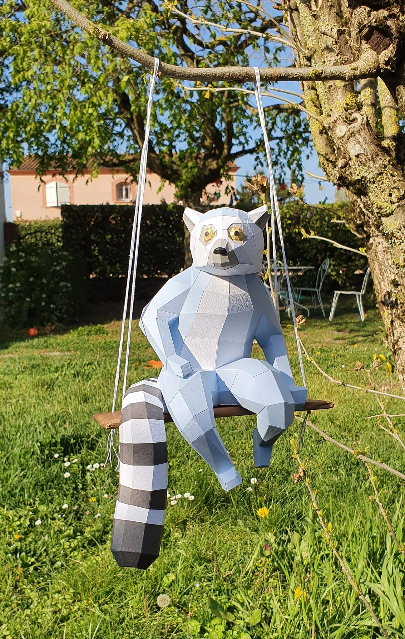 Sitting Lemur Papercraft, Lowpoly Papercraft, Fovea - Papercraft - Nonitt