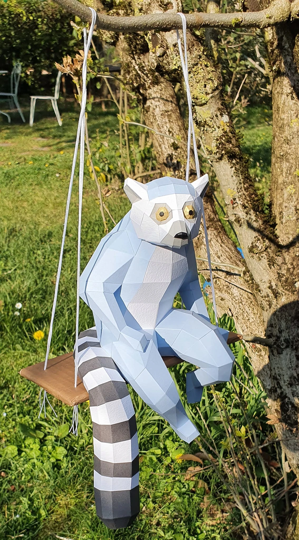 Sitting Lemur Papercraft, Lowpoly Papercraft, Fovea - Papercraft - Nonitt